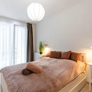 Modern & Newly Built With Private Garage Apartament